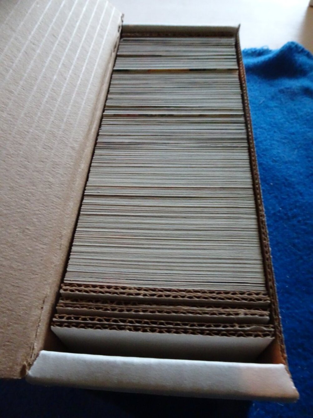 Trading Cards - 1995 Stadium Club Football Cards - 450 Cards - New - Opened Box - Picture 2 of 6
